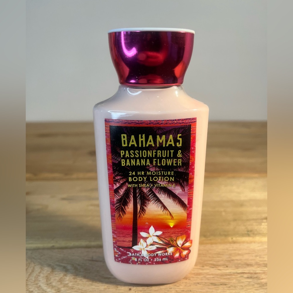 Bath & Body Works Bahamas Passionfruit & Banana Flower - 8 Fl Oz. New